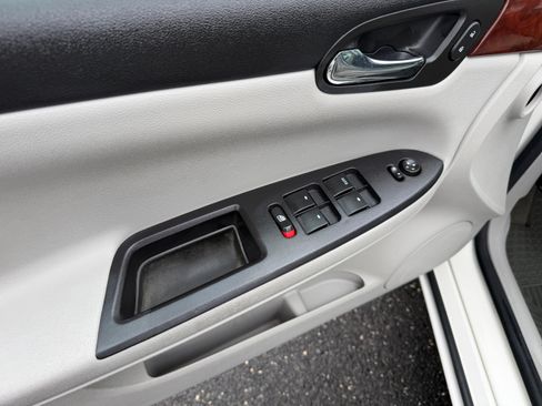 Used 2007 Chevrolet Impala LT FWD image 3