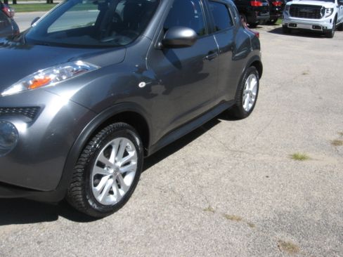 Used 2012 Nissan Juke AWD image 1