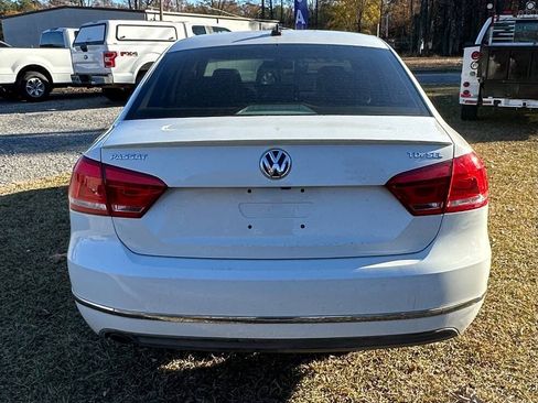 Used 2014 Volkswagen Passat TDI SEL Premium image 4