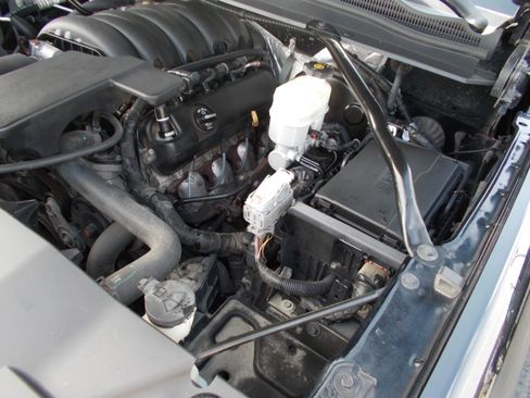 Used 2017 Chevrolet Suburban Premier image 30