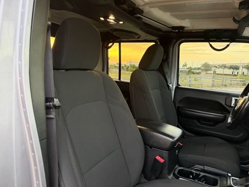 Used 2021 Jeep Gladiator Sport AWD/4WD image 67