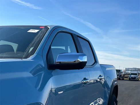 New 2026 GMC Canyon Denali image 13