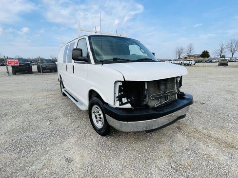 Used 2016 GMC Savana 2500 image 2