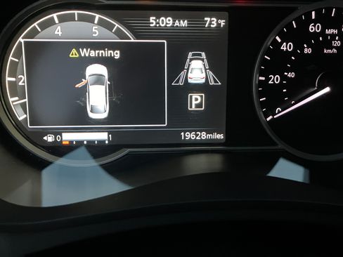 Used 2021 Nissan Versa SR image 15