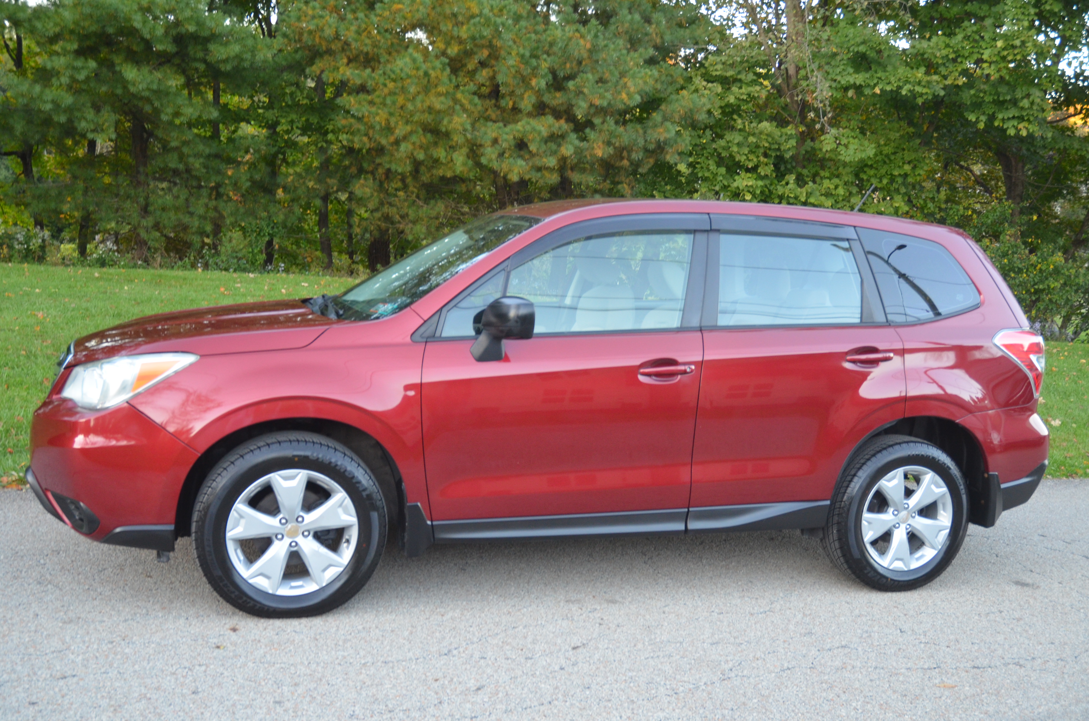 Used 2014 Subaru Forester 2.5i AWD/4WD image 1