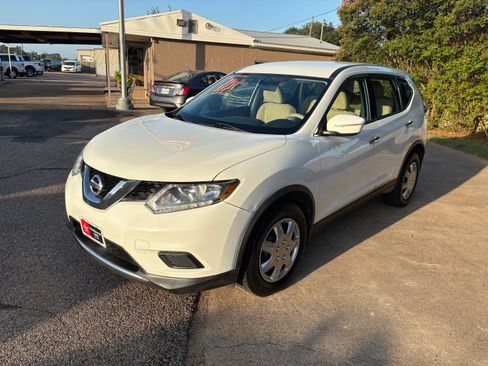 Used 2015 Nissan Rogue FWD image 1