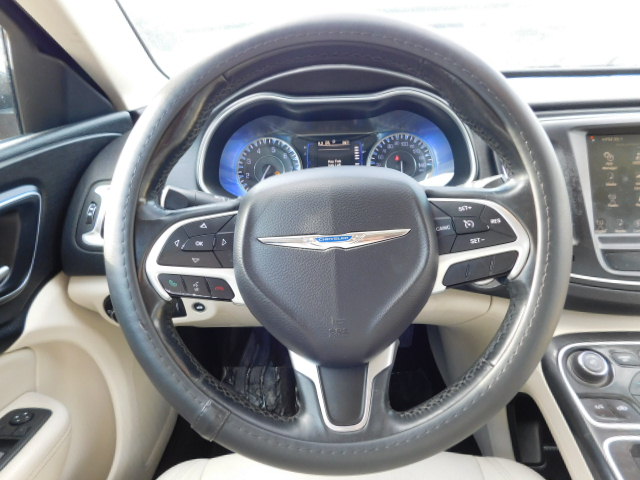 Used 2016 Chrysler 200 Limited FWD image 12