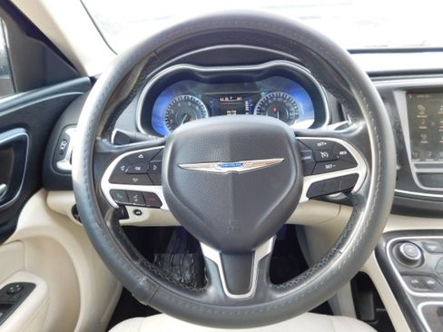Used 2016 Chrysler 200 Limited image 12