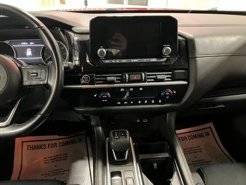 Used 2022 Nissan Pathfinder SV image 21