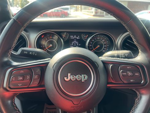 Used 2020 Jeep Wrangler Freedom Edition image 12