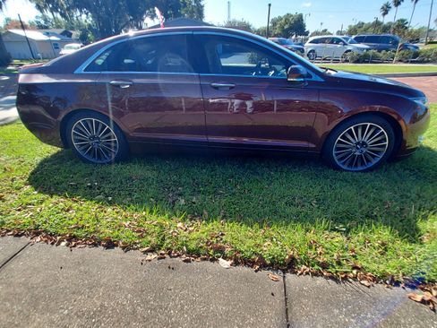 Used 2015 Lincoln MKZ image 4