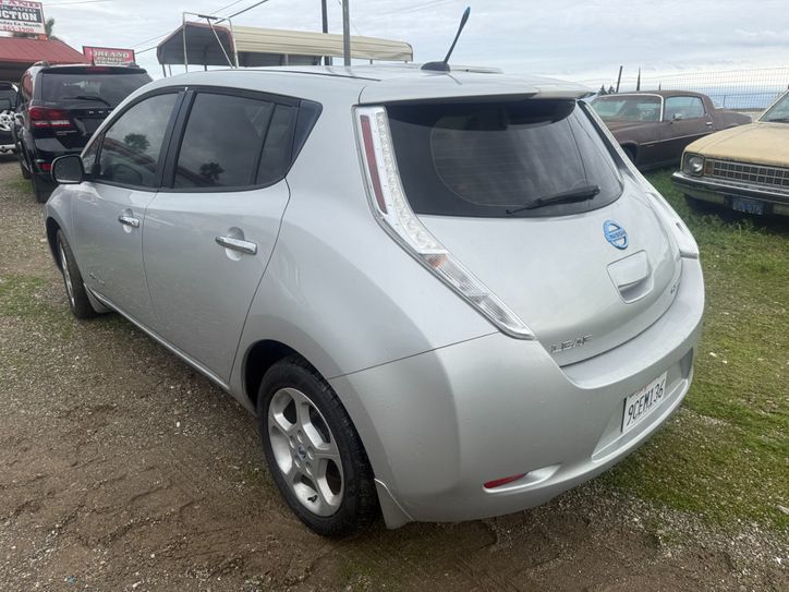 Used 2013 Nissan Leaf FWD image 6