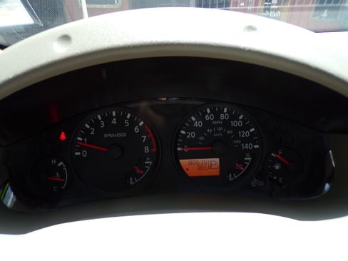 Used 2016 Nissan Frontier 2WD Crew Cab image 11