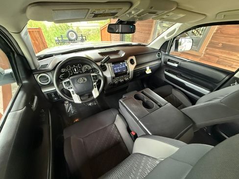 Used 2020 Toyota Tundra 4x4 CrewMax image 17