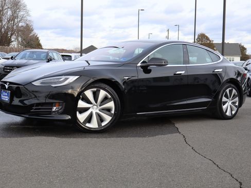Used 2021 Tesla Model S Long Range Plus image 3