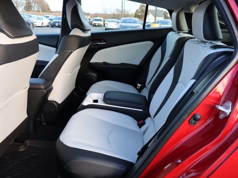 Used 2019 Toyota Prius Prime Premium image 14