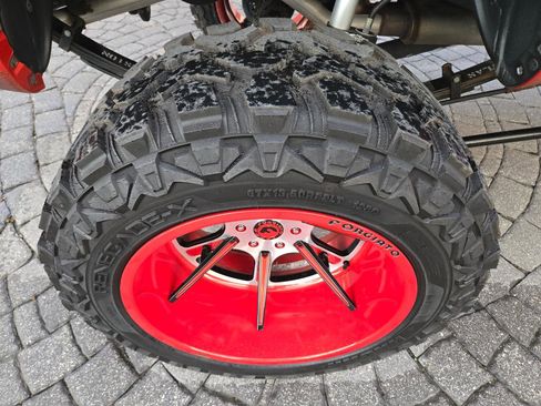 Used 2017 Toyota Tacoma TRD Sport image 39