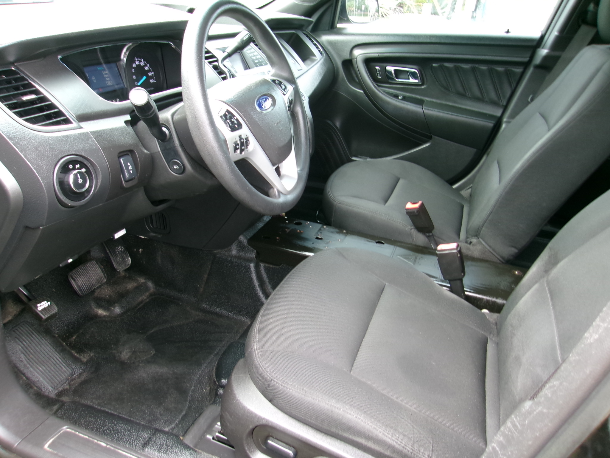 Used 2015 Ford Taurus Police Interceptor AWD image 4
