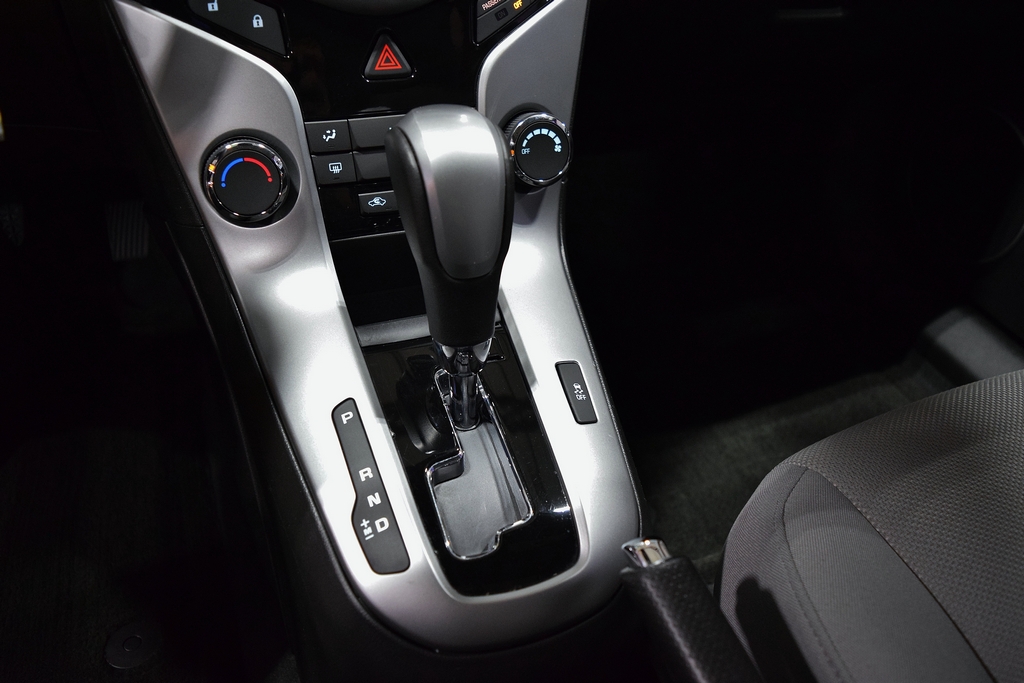 Used 2014 Chevrolet Cruze LT FWD image 26