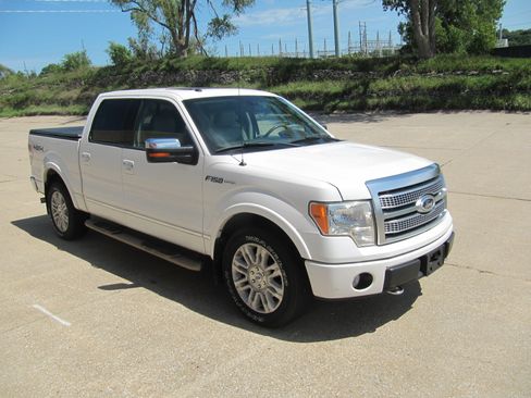Used 2010 Ford F150 Platinum Pickup 4D 5 1/2 ft AWD/4WD image 8