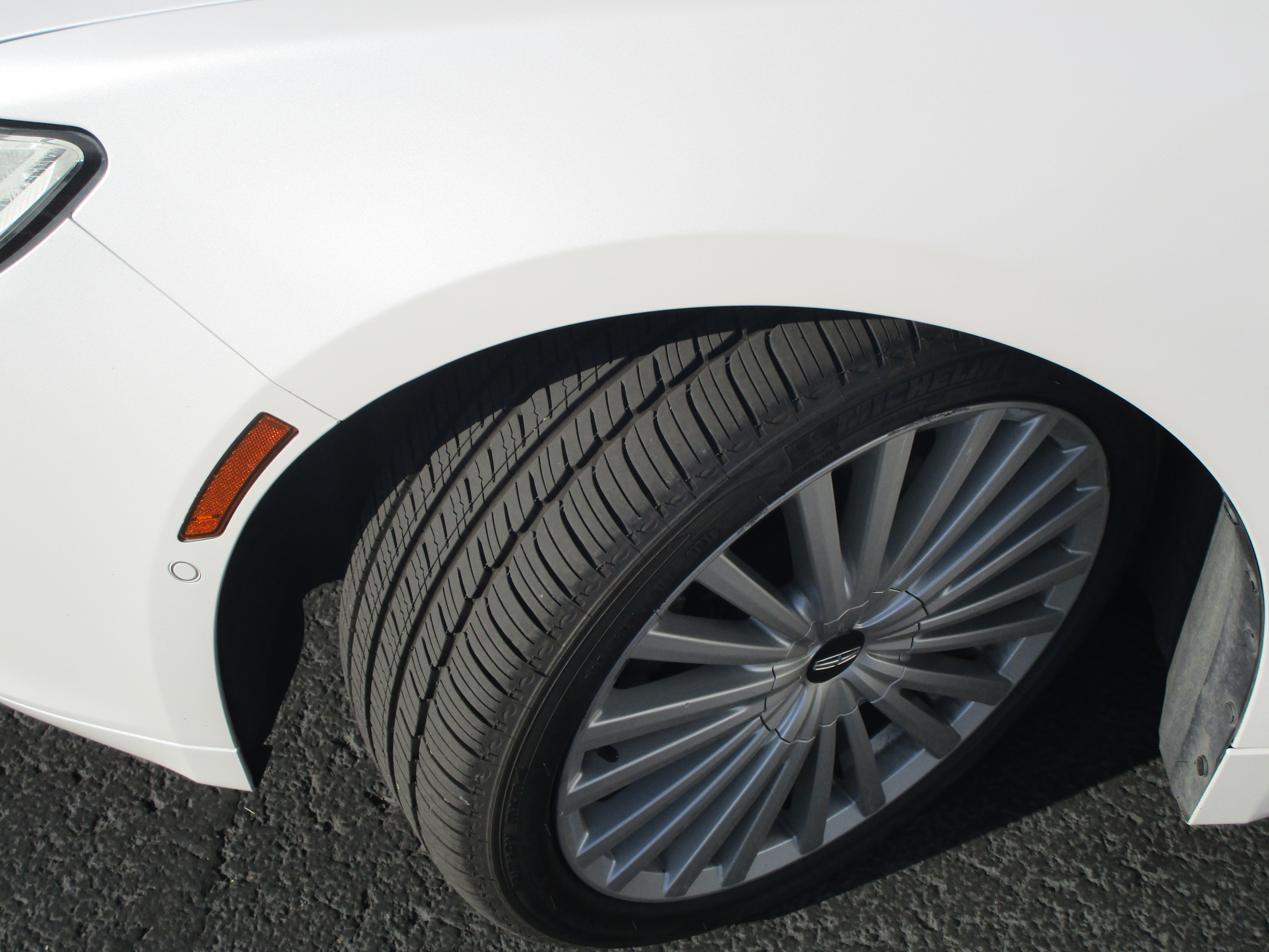 Used 2017 Lincoln MKZ Reserve FWD image 10