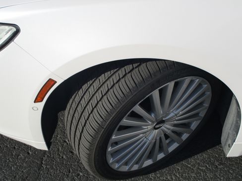 Used 2017 Lincoln MKZ Reserve image 10