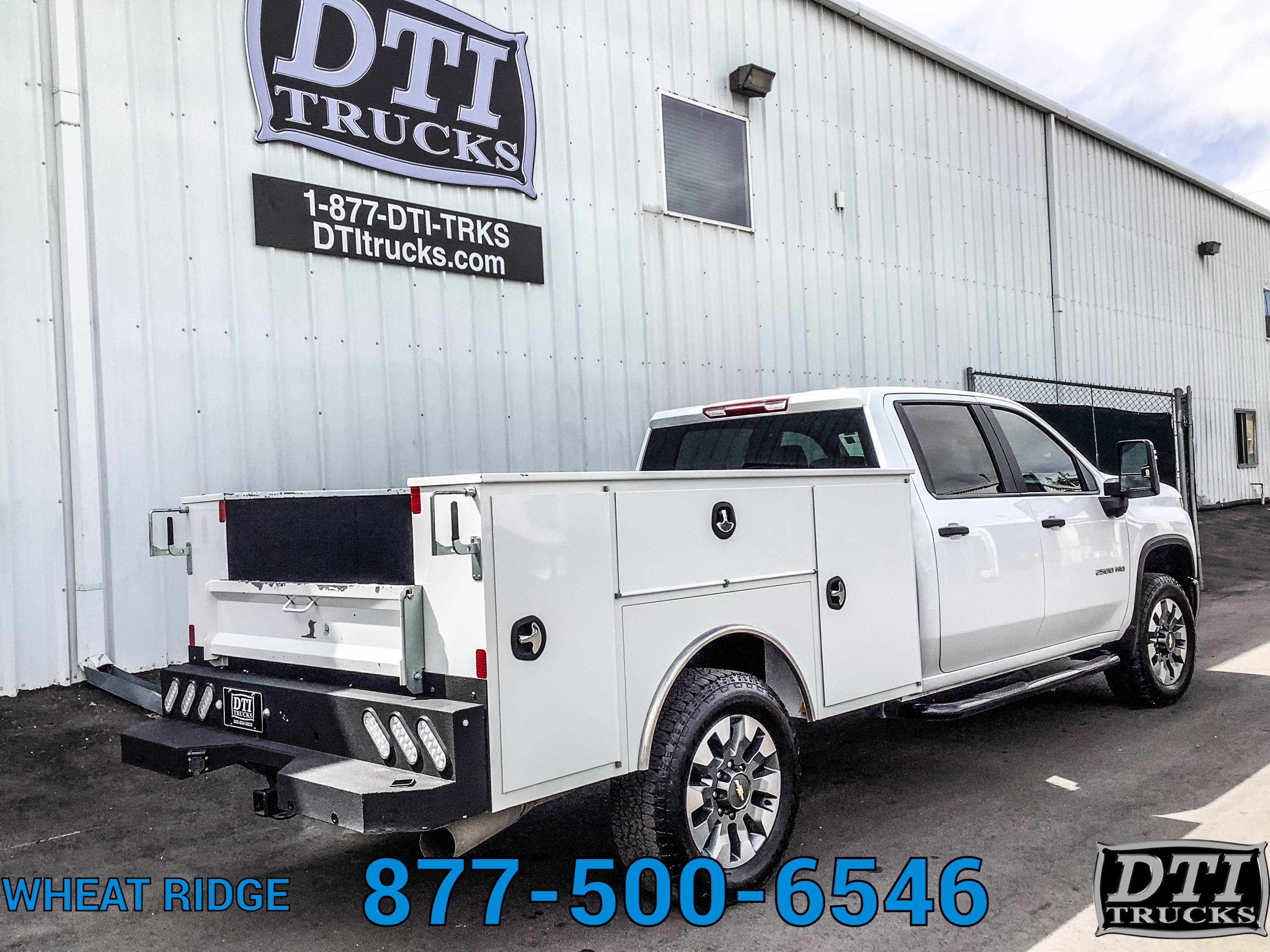 Used 2025 Chevrolet Silverado 2500 4x4 Crew Cab Custom image 8