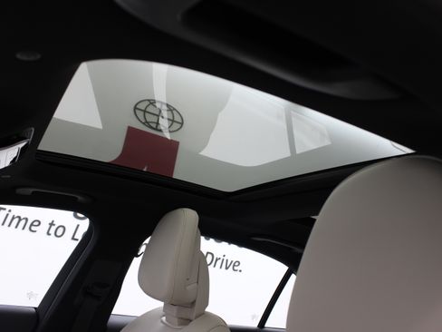 Used 2025 Mercedes-Benz C 300 image 31