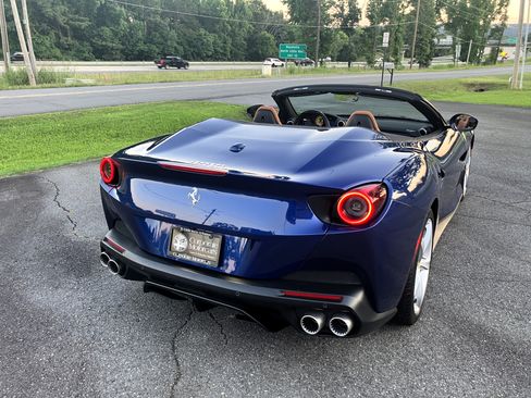 Used 2019 Ferrari Portofino UNAVAIL RWD image 7