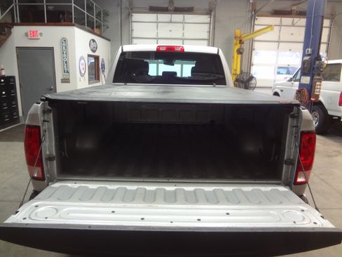 Used 2017 RAM 1500 Express image 7