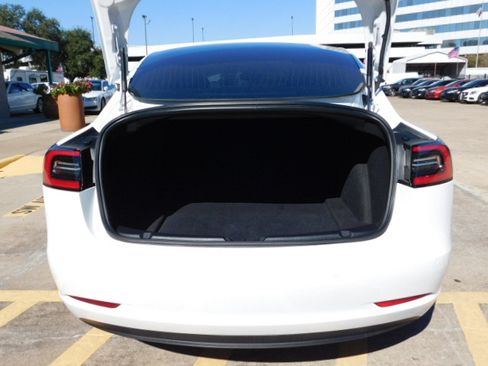 Used 2020 Tesla Model 3 Performance image 8