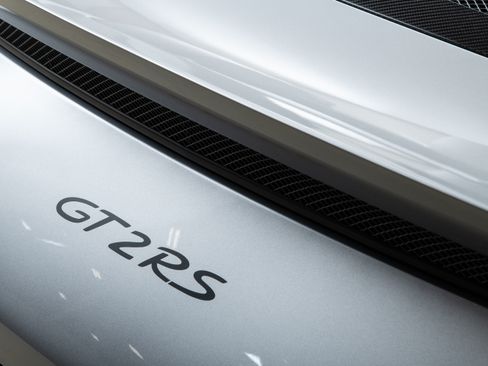 Used 2018 Porsche 911 GT2 RS image 86