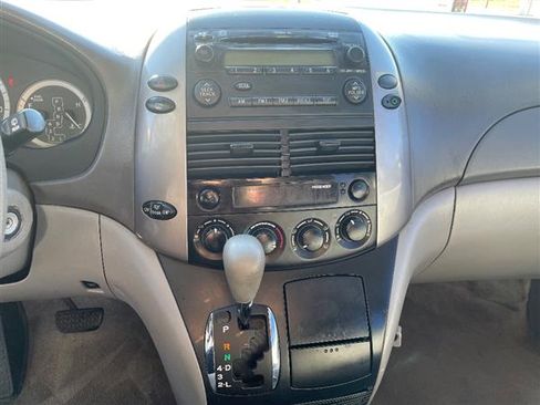 Used 2010 Toyota Sienna CE image 12
