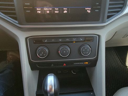 Used 2018 Volkswagen Atlas SE image 12