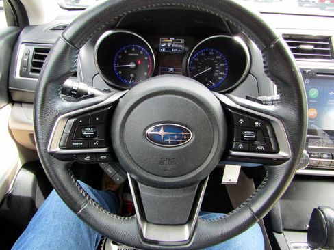 Used 2019 Subaru Outback 2.5i Premium AWD/4WD image 17
