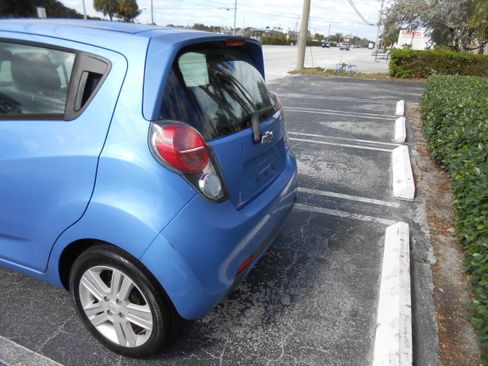 Used 2014 Chevrolet Spark LT image 4