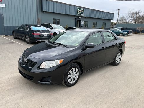 Used 2010 Toyota Corolla LE image 1