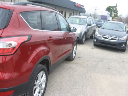Used 2018 Ford Escape SE image 4