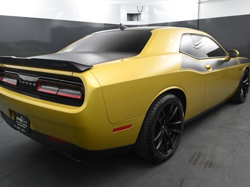 Used 2021 Dodge Challenger R/T Scat Pack image 5