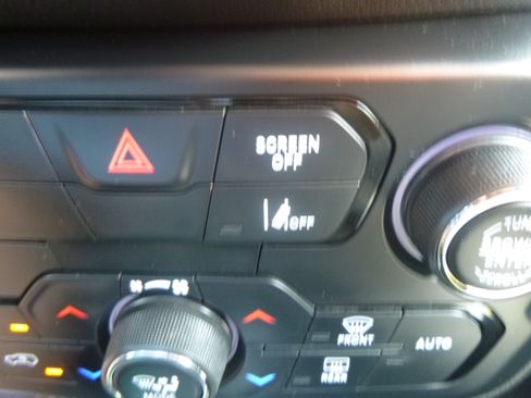 Used 2021 Jeep Renegade Latitude image 27