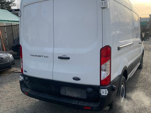Used 2020 Ford Transit 250 XL image 2