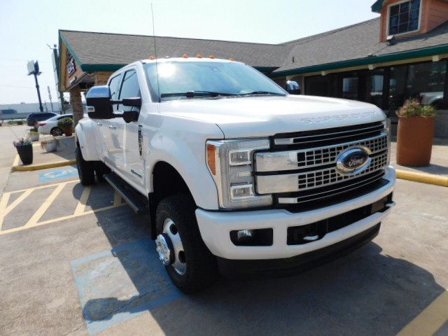 Used 2017 Ford F350 4x4 Crew Cab DRW Super Duty image 1