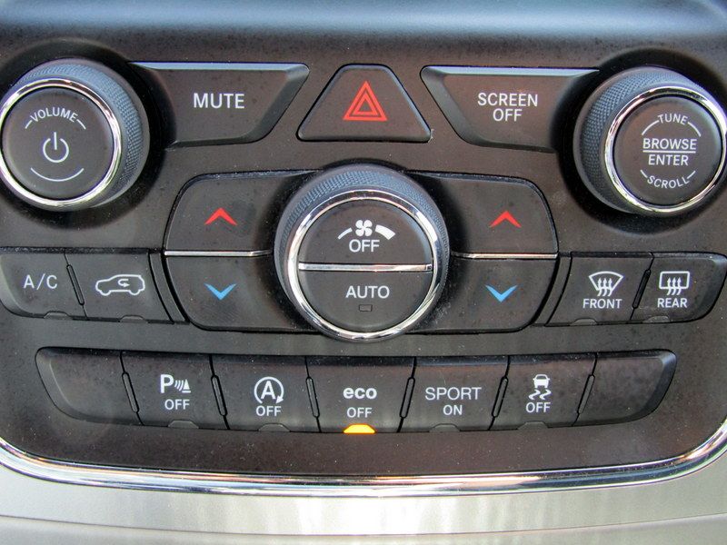 Used 2018 Jeep Grand Cherokee 4WD Laredo image 25
