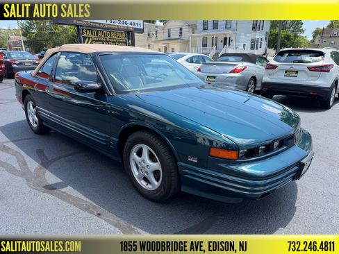 Used 1995 Oldsmobile Cutlass Supreme Convertible FWD image 1
