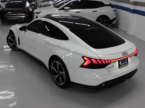 Used 2023 Audi e-tron GT Premium Plus image 15