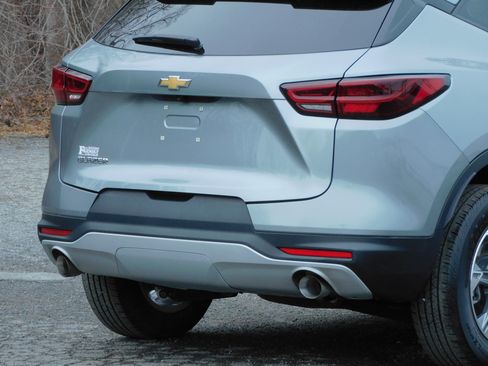 Used 2024 Chevrolet Blazer LT image 9