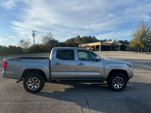 Used 2021 Toyota Tacoma SR5 image 2