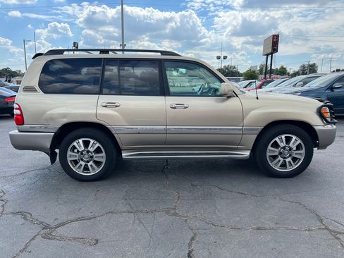 Used 2005 Toyota Land Cruiser image 2