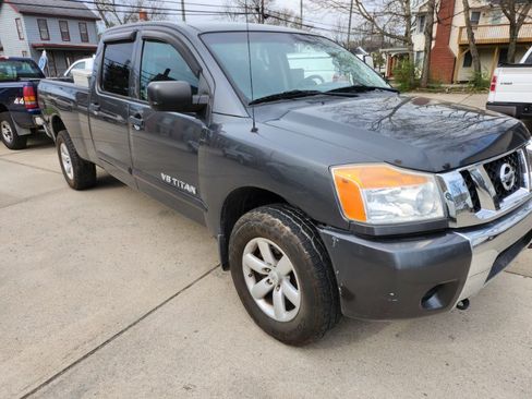 Used 2012 Nissan Titan SV image 5
