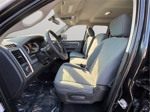 Used 2017 RAM 1500 Classic SLT image 2